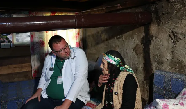Ayder’de 109 Yaşındaki Sabriye Nineye Sağlık Desteği