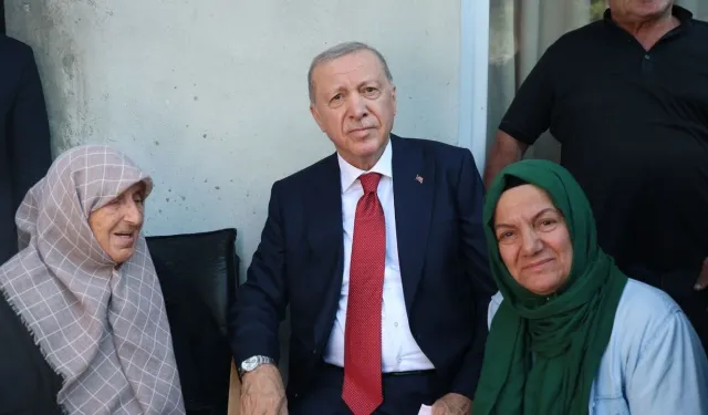 Erdoğan Rize'de Komşularıyla Hasret Giderdi