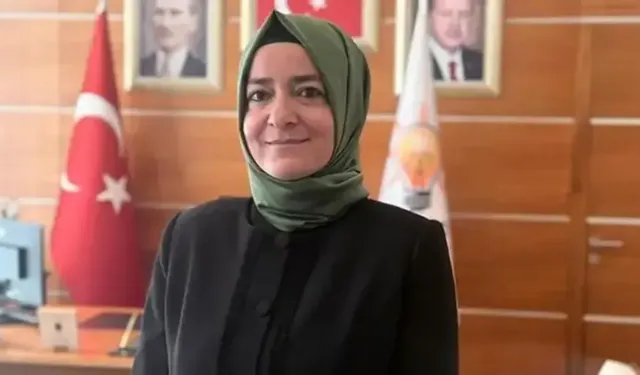 Fatma Betül Sayan Kaya Görevinden Ayrıldı