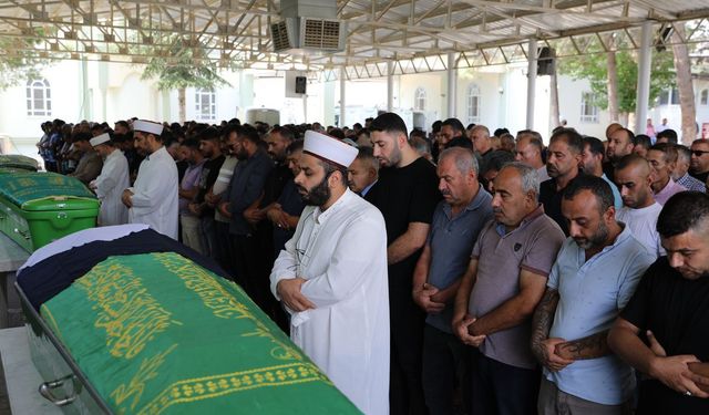 14 Yaşındaki Nisa Gaziantep'te Toprağa Verildi