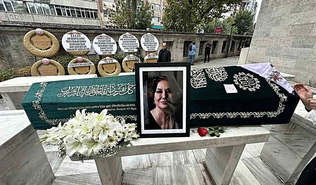Sanat Dünyası Gülsen Tuncer'e Veda Etti