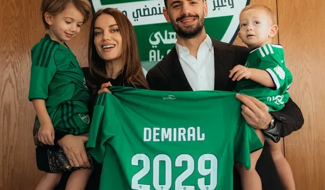 Melih Demiral'ın Eşinden Dikkat Çeken Soyadı Hamlesi