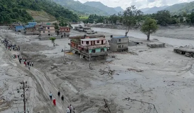 Nepal'deki Selde Can Kaybı 987'ye Yükseldi