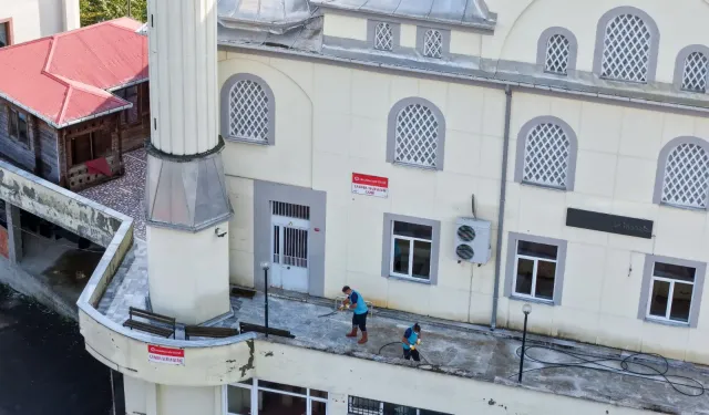 Ortahisar Belediyesi Camilerde Temizliği Sürdürüyor