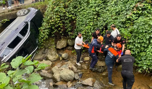 Rize’de Otomobil Dereye Devrildi: 6 Yaralı