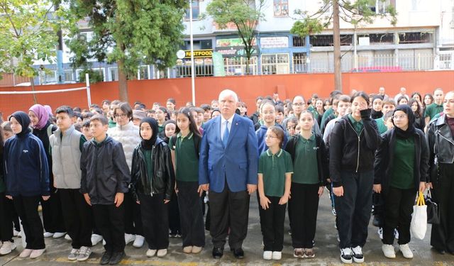 Of'ta Bayrak Töreninde Öğrencilere Önemli Mesaj