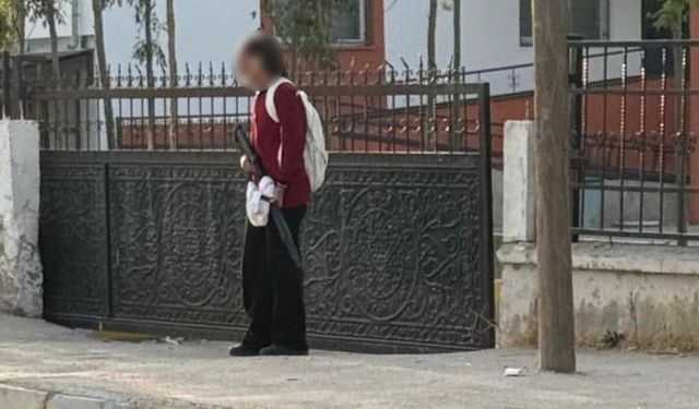 Van’da Öğrenci Okula Pompalı Tüfekle Geldi