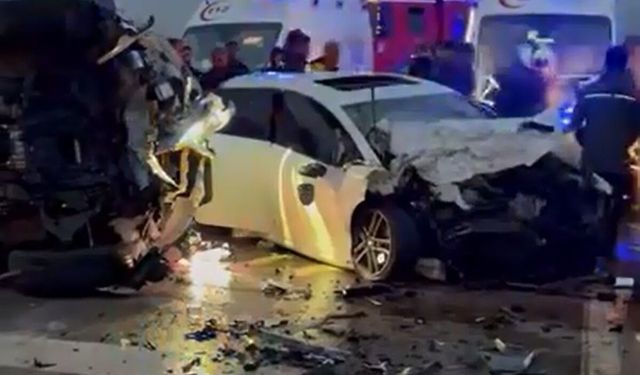 Aksaray’da İki Otomobil Çarpıştı: 2 Ağır Yaralı