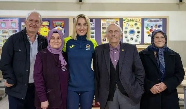 Gizem Örge Ailesinin Yaşadığı Zorlukları Anlattı