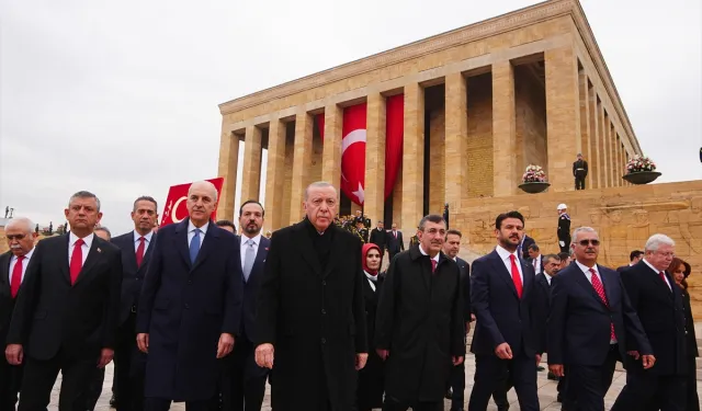 Devlet Erkânından Anıtkabir’e 29 Ekim Ziyareti