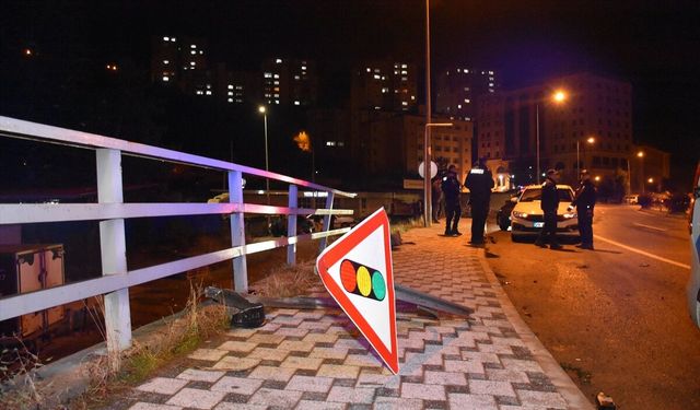 Gümüşhane’de Otomobil Yayaya Çarpıp Devrildi