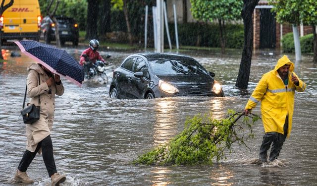 Muğla’da Sağanak Hayatı Olumsuz Etkiledi