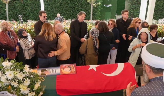 Göksel Arsoy’un Cenazesinde Serdar Gökhan’dan Sitem