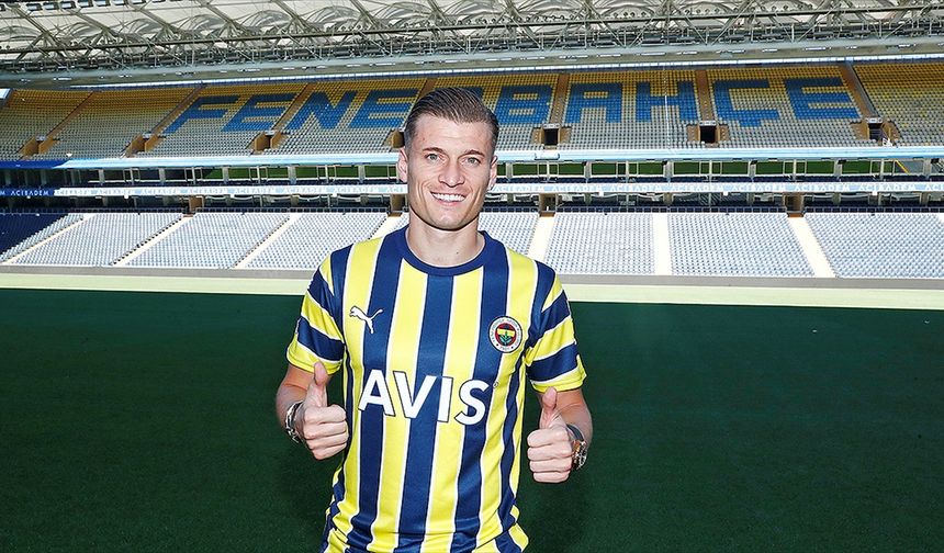 İSTANBUL - Fenerbahçe, Ezgjan Alioski'nin transferini duyurdu