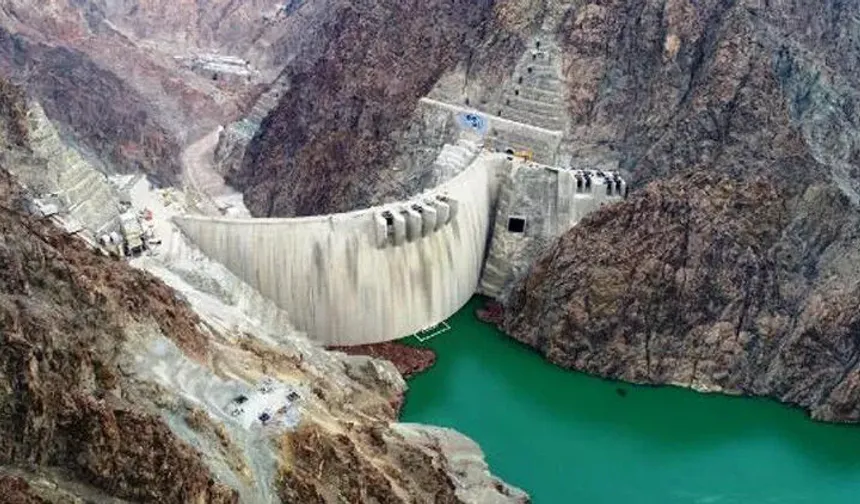 YouTuberlar Yusufeli Barajı'nı görüntülemek için akın ediyor