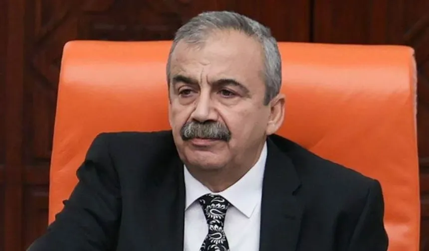 Sırrı Süreyya Önder Kalp Krizi Geçirdi