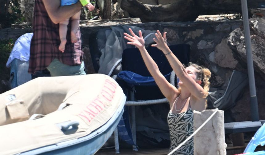 Burcu Biricik ve Emre Yetkin, Kızları Luna ile Bozburun’da Tatilde Görüntülendi