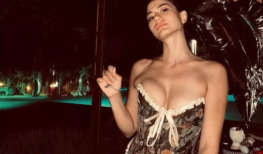 Demet Özdemir’in Davet Stili Sosyal Medyada Gündem Oldu
