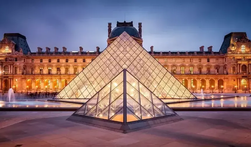 Louvre Müzesi Soygununda 7 Şüpheli Gözaltına Alındı