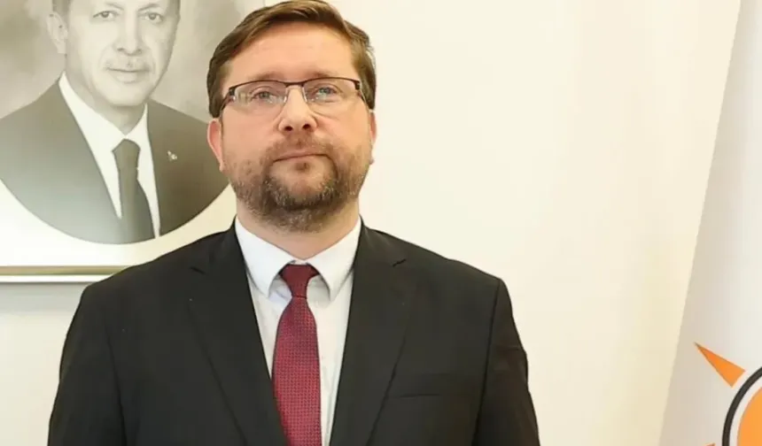 AK Parti İstanbul’da 3 İlçe Başkanını Görevden Aldı