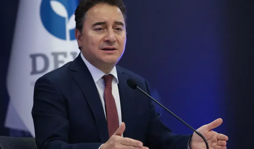 Babacan: Okul Önlerinde Yasaklı Madde Satılıyor