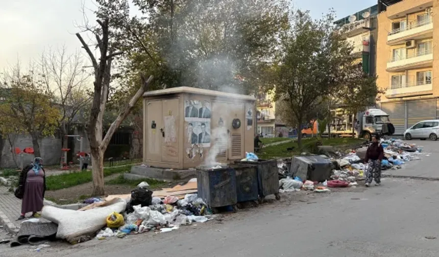 İzmir Buca’da Çöp Dağları Vatandaşı Çileden Çıkarıyor