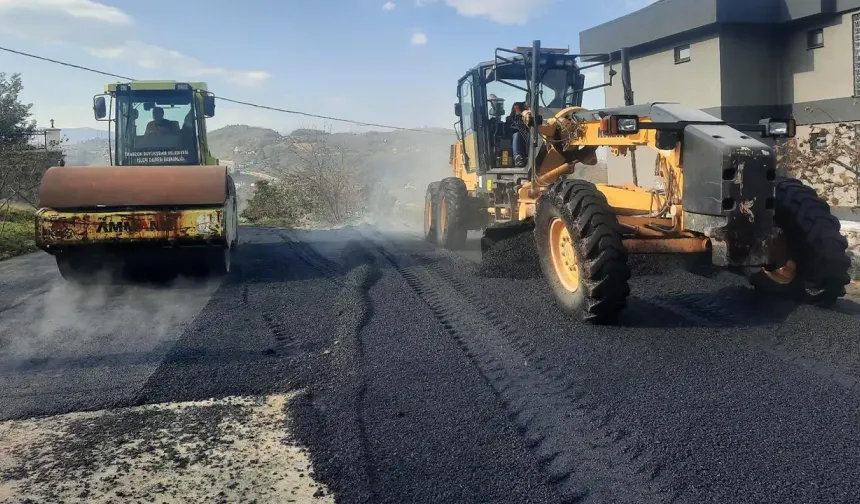 Trabzon Büyükşehir 18 İlçede Yol Çalışmalarını Sürdürüyor