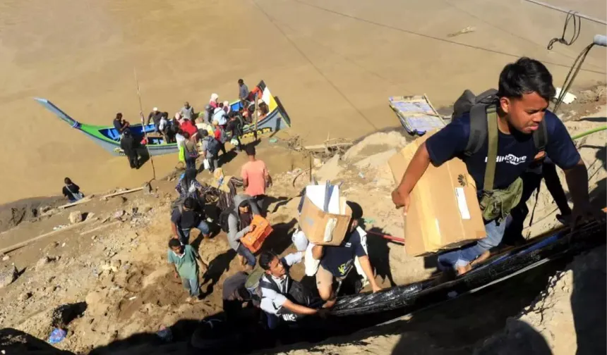 Sumatra’daki Felakette Can Kaybı 712’ye Yükseldi