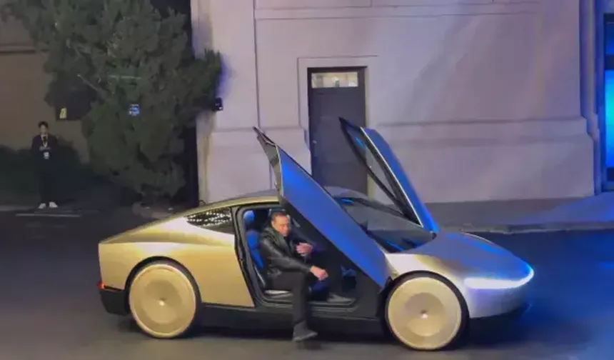 Elon Musk Direksiyonsuz Yeni Tesla Modelini Tanıttı