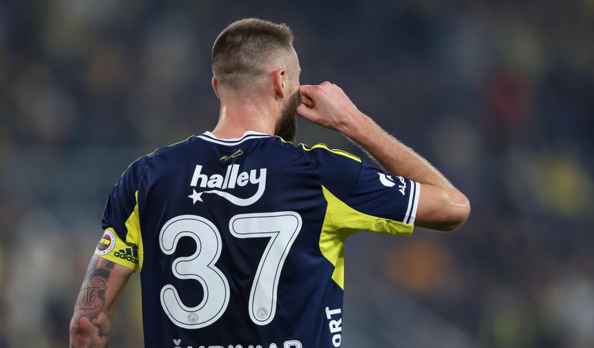 Fenerbahçe'ye Yıldız İsminden Kötü Haber