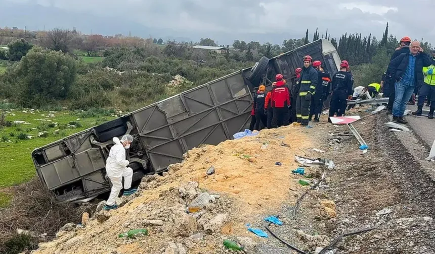 Düğün Dönüşü Otobüs Uçuruma Yuvarlandı