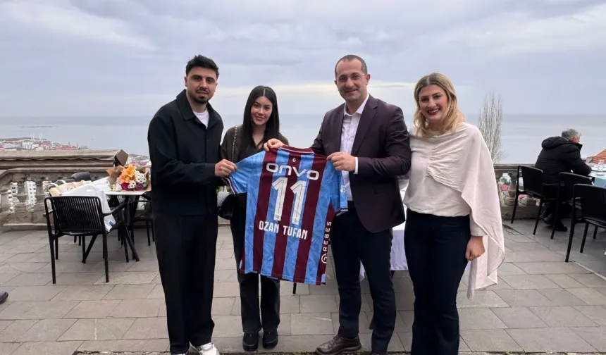 Ozan Tufan Ve Eşi Akçaabat’a Hayran Kaldı