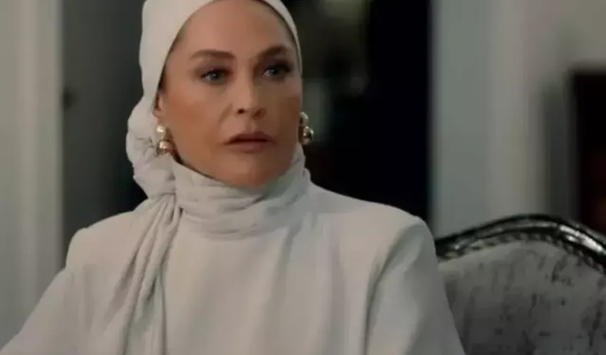 Hülya Avşar’a Uygulanan Filtre Dikkatlerden Kaçmadı