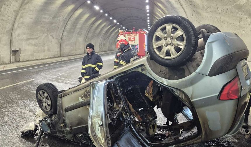 Trabzon’da Kanuni Bulvarı’nda Kaza: Araç Alev Aldı