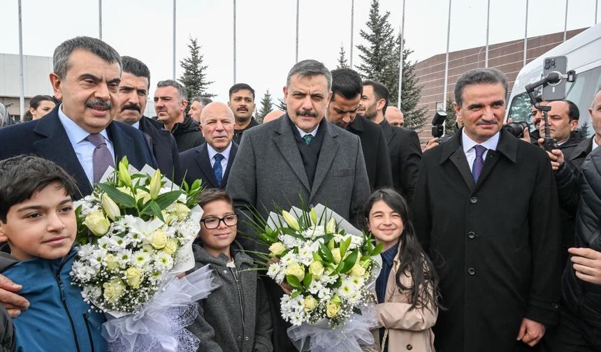 Bakan Tekin'den CHP'ye Tosun Paşa Benzetmesi
