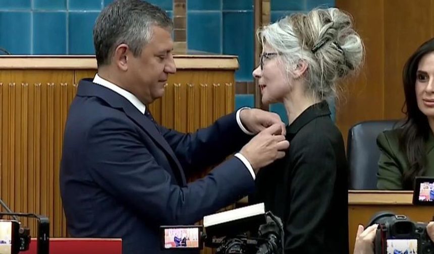 Emine Ülker Tarhan 12 Yıl Sonra CHP’ye Döndü