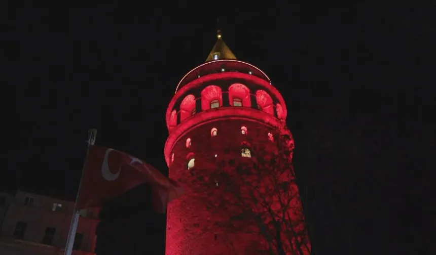 Galata Kulesi Multipl Miyelom İçin Kırmızıya Büründü