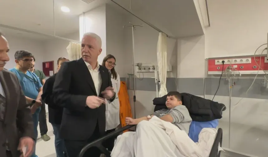 Vali Gül Yaralıları Hastanede Ziyaret Etti