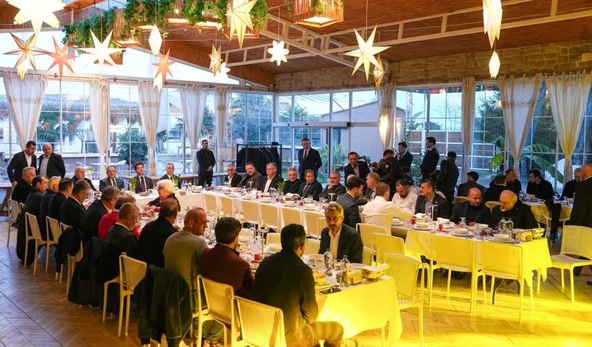 Ahmet Kaya’dan İftar Programında Dikkat Çeken Mesaj