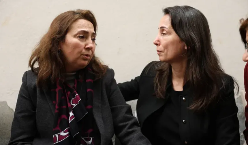 Tutuklu Figen Yüksekdağ Ağabeyinin Cenazesine Katıldı