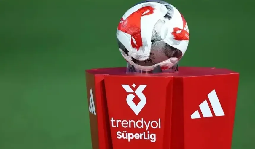 Süper Lig Zirve Yarışı Trabzonspor Maçıyla Kızıştı