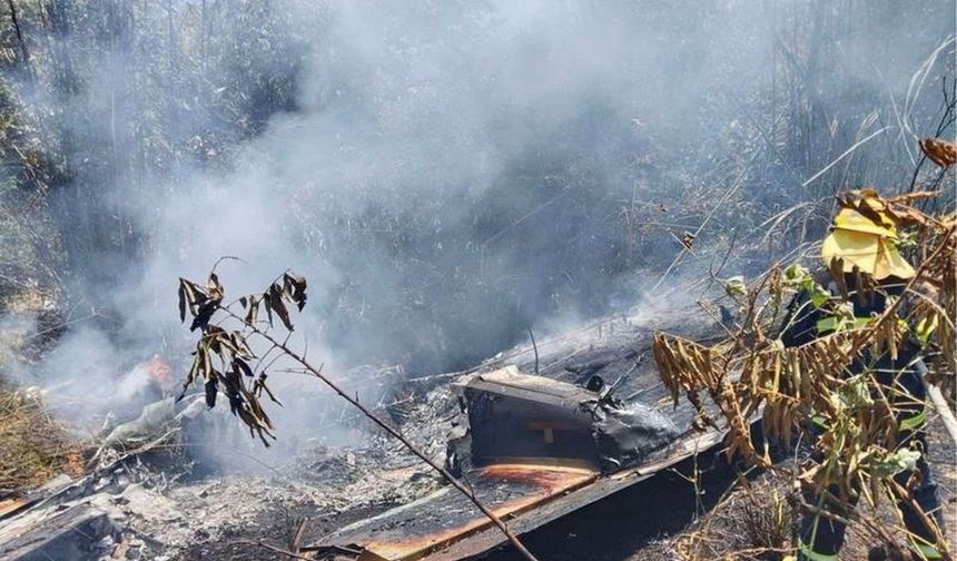 Filipinlerde Kargo Uçağı Düştü 2 Pilot Öldü