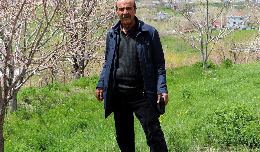 Vanlı Çiftçi Teleferikle Bahçesine Ulaşıyor