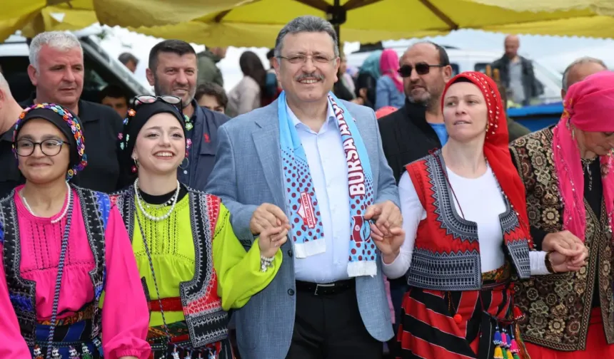 AKÇAABAT'TA HIDIRELLEZ COŞKUSU: BAŞKAN GENÇ'TEN YOL MÜJDESİ