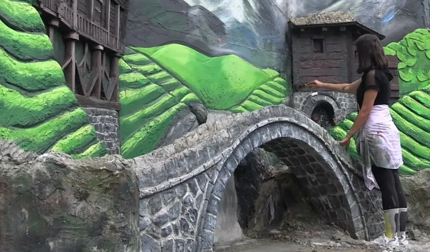 Rize'nin Sokakları Gamze Öğretmenin Fırçasıyla Renkleniyor