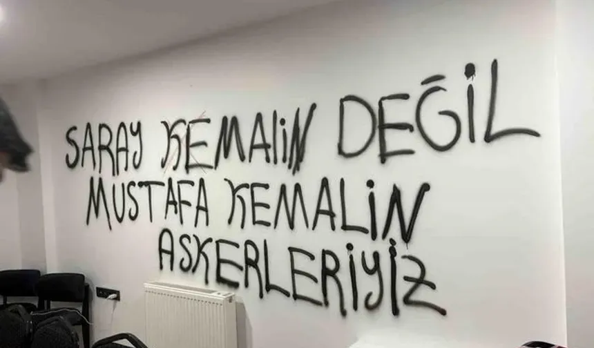 CHP Kayseri İl Binasında Gerginlik Yaşandı