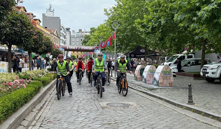 Trabzon'da Yeşilay Bisiklet Turu Yoğun Katılımla Yapıldı