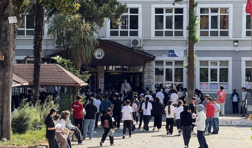 Trabzon Ve Çevre İllerde LGS'ye 24 Bin 875 Öğrenci Katıldı