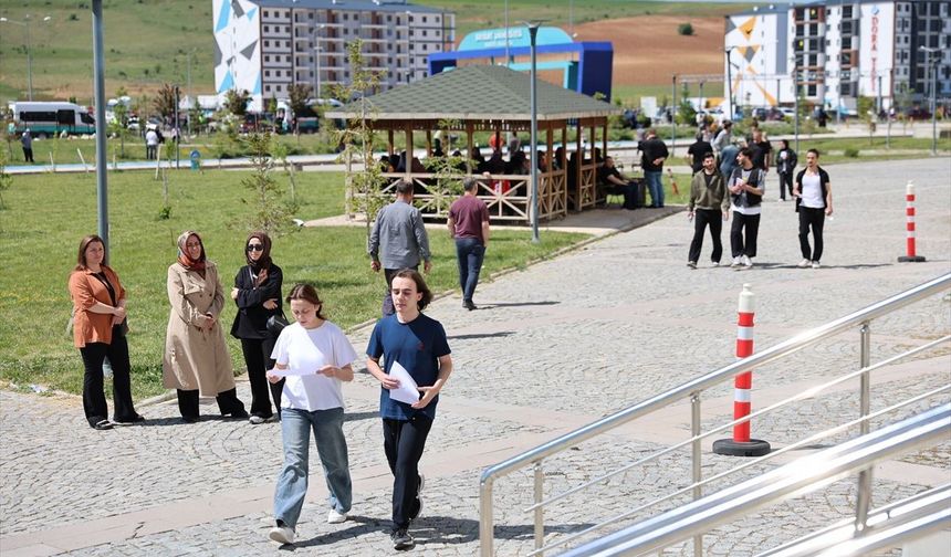 Trabzon’da Binlerce Aday TYT’ye Girdi