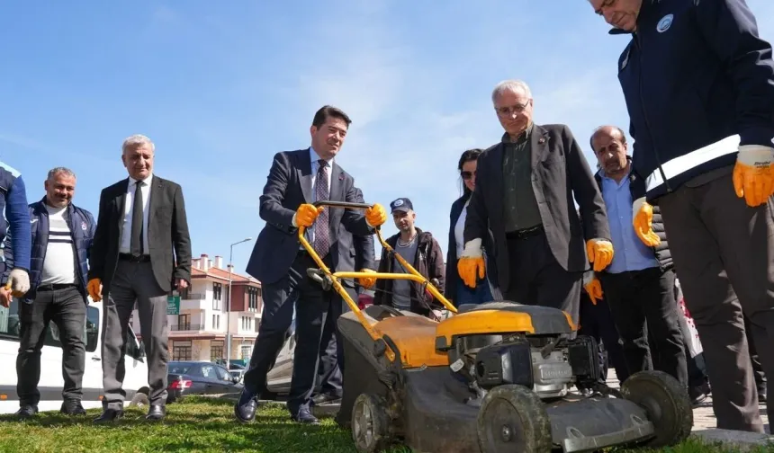 Ortahisar'da Parklar Yaz Sezonuna Hazırlandı